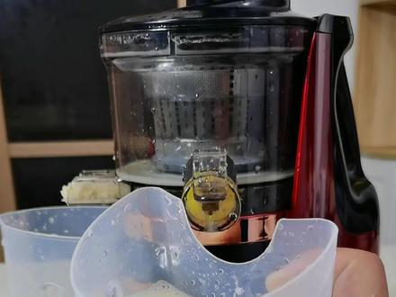 豆浆不能生喝!而且有假沸现象,有泡沫溢出,还得继续加热5-10分钟才能喝!#豆浆