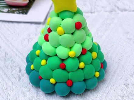 饮料瓶和粘土就能做一颗简单的圣诞树🎄#幼儿园手工 #手工diy #废物利用 #粘土手工 #圣诞节的仪式感
