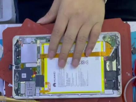 #华强北手机平板维修 #专业维修手机平板 #手机平板维修换屏 #原创正能量传递 华为8寸平板M5换屏教程