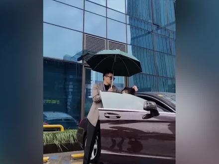 网红雪瑞姑姑人设崩塌?被爆只有初中学历,所谓国外留学是串亲戚1