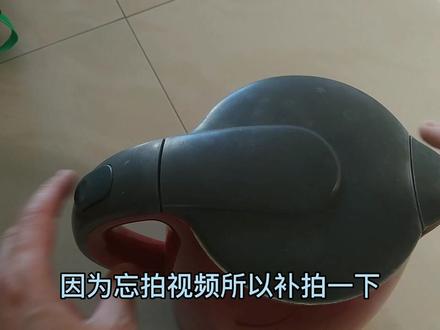 美的电热水壶盖子弹不起来了,一分钱也不用花直接修好弹簧