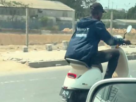 电动车为啥会在非洲 电动车在非洲#电动车#非洲#新国标电动车
#同城热门话题1600000亿流量 #开车