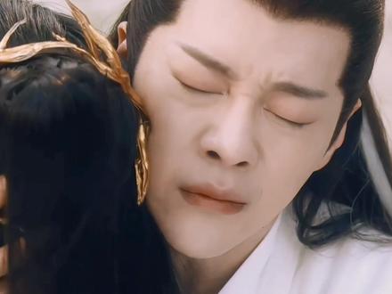 这下,他终于如愿以偿的和师父永远的在一起了……
