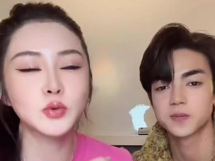 纳迪尔说:我喜欢的是你,年龄的差距并不是问题。#纳迪尔 #盈公主 #盈公主和纳迪尔 #直播录屏分享 #抖音精选