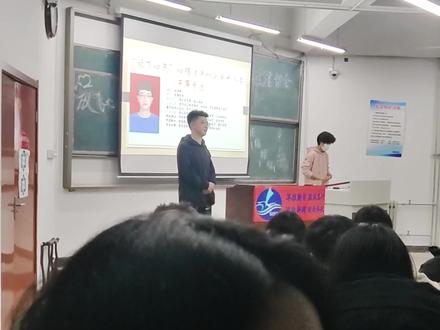 五一和对象出去玩,如何逃过父母打视频查岗。👀还有多少大学生,家里还不让谈恋爱的,出来看看🐸#五一假期 #大学生活 #艾特你想艾特的人 #五一 #内容过于真实 @抖音小助手 @抖音热点宝 @DOU+上热门 @DOU+小助手