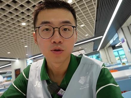 【小通亚运日记 #6 中秋快乐】#亚运村 怎么过#中秋?运动员、记者、志愿者们都在干嘛?跟小通一起了解一下!@话匣子FM @高嵩的高山