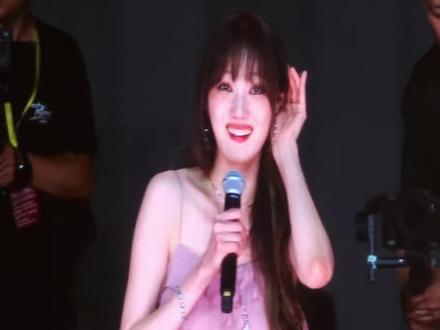 圣经欧尼你也很感动吧…
每次看到追星女剪的视频就好感动,直接哭崩了,追星女的爱永远拿的出手,真诚热烈表达爱
#李圣经 #李圣经成都 #李圣经粉丝见面会 #追星女 #闪亮