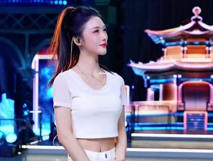 彩虹糖欢迎,周子冉回归!#舞台就是他的主场 #演唱会实力派 #一开口就震惊全场 #实力男歌手 #唐艺大舞台 @🌈唐艺(今晚7点海澜飞马) @杨昊📯 5月18日晚7点五周年庆典