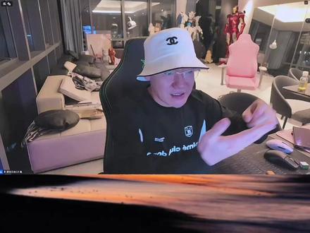 3.19美联储议息决议 多空分水岭,在认知深度 都在喊 319 要变天,黄金要大跌,金融风暴要来了 😮💨
但说真的,情绪很满,逻辑却很空。
先把一件事说透:3 月不降息,本来就不算新闻📌
真正影响市场的,从来不是“大家早就知道的事”,而是鲍威尔接下来怎么说,尤其是对 6 月和全年路径的态度。共识早就被定价,真正能带来波动的,是预期差,不是口号。
很多人一看到横盘就说见顶,一看到回调就喊结束 🤯
可黄金如果只是靠一次会议、一次降息预期在涨,那它早该在反复摇摆里失速了。问题是,支撑它的从来不止一条线:全球债务扩张、央行持续配置、信用环境变化、避险需求反复抬升,这些都不是一夜之间能逆转的东西。
所以就算讲话偏鹰,短期有震荡、有回落,也更像节奏调整,不一定等于趋势翻转。
做短线的人看的是波动边界,做中线的人看的是底层逻辑,最怕的是拿着短线心态,去做长线判断🔥
市场最会放大的,其实不是风险,而是人的慌张。
真正容易让人错过机会的,不是看不懂方向,而是在震荡里先被情绪赶下车了。✨
#交易员 #外汇黄金 #美联储 #交易心得 #实盘记录