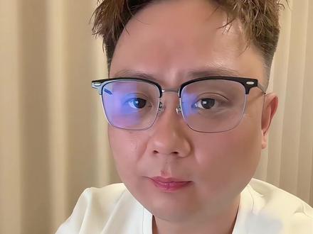 新iPhone到手!这几个设置能救续航 新iPhone手机到手后必做的几个设置,尤其是更新iOS26以后有续航焦虑,晚上待机掉电严重的,视频较长请耐心观看。#iphone小技巧 #苹果手机 #省电小技巧