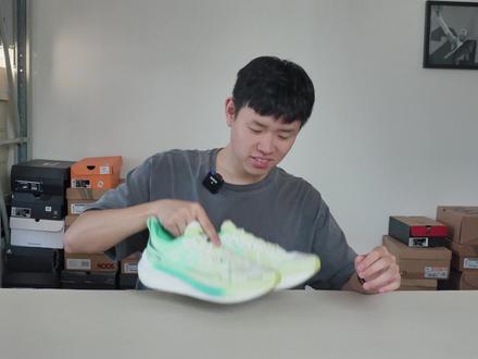 【特步两千公里实测】
有一说一,目前为止看过300元价位,性能配置+设计最卷的专业入门跑鞋
一双跑鞋穿两年,这以后国际品牌还怎么玩?
#跑鞋推荐 #特步两千公里 #世界跑鞋中国特步 #跑步