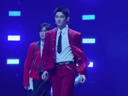 小年夜舞台直拍来啦 谢谢@苏杭 把我拍的这么帅!🥹🥹🥹🥳