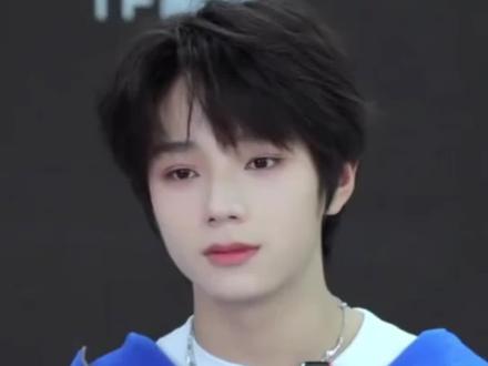 终于等到王橹杰锐评自己的蓝色战衣了#王橹杰 #王橹杰锐评早期的自己