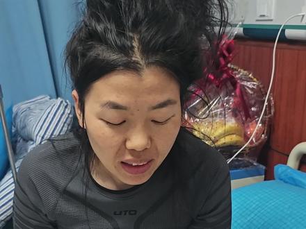 家乡的米线不会迟到,家乡的爱更不缺席。安心养病,我们等着带你回家。#老六荒野#冷美人发抖音报平安#冷美人终于吃上家乡米线了