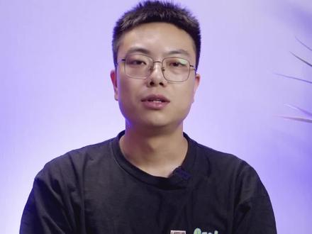 如果你是照片和视频双修,只选一个镜头的情况下,松下24-105 f4无疑是最好的选择。首先它拥有f4的恒定光圈,这样就不会让你在拍摄的时候,在改变焦段的时候,导致光圈的改变,影响画面质量。其次就是这支镜头拥有光学防抖的功能,搭配松下S5m2的机身防抖,最高能达到6.5级的防抖效果。这支镜头还有一个很特别的地方,它是带一个微距的功能的,他的放大倍率是0.5倍,最近的对焦距离是30厘米,这对于想拍静物的小伙伴来说是个很好的选择。除了这只24-105,松下另外一只挂机头20-60也是个不错的选择。
#松下全画幅 #松下全画幅镜头 #全画幅相机 #相机推荐 #摄影器材