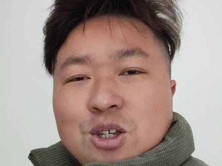 预测一下26款腾势Z9gt的销量,在预测之前,我们先看一下上市权益,赠送一年免费闪充权益,也就是交车之日开始计算,一年内免费在比亚迪闪充站充电。金融和置换权益,大家自行看图,这里不过赘述。选装权益至高2.5万元,价值1万元熔岩红和穿雾灰内饰免费送,价值1万元峡湾绿外观配色免费送,价值1万元流媒体后视镜,限时5000元,仅限旗舰型和性能型。
再看新增了哪些技术和配置,新增单电机和三电机可选,单电机续航最高来到了1036公里,全球最长的纯电车型。插混版本都是三电机,纯电续航401公里,综合续航1301公里。全系搭载比亚迪第二代刀片电池及闪充技术,5分钟充好,9分钟充饱,零下30度只多3分钟。新增3个外观配色,3个全新内饰,一体式运动座椅,全系标配天神之眼5.0,等等。
去年腾势Z9GT合计销售了7870辆,平均每个月650辆,但是今年选择更多了,产品力强太多了,吐槽的点也改了,所以我预计今年月均销量大约在3000台左右,什么概念?对比老款销量翻了5倍左右。
#销量预测 #腾势z9gt #比亚迪 #说车聊车