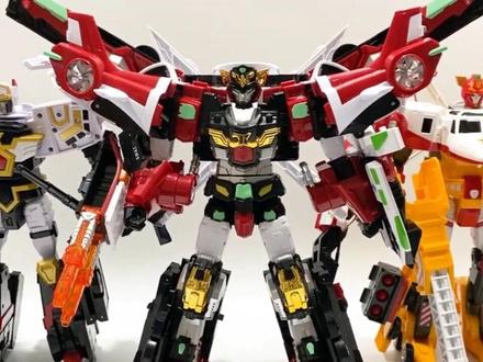 咖宝车神三款变形合体汽车玩具变形展示