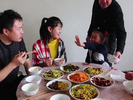 东北的天仓日还有这习俗,还能吃这么丰富早餐,有炒有拌吃的真香