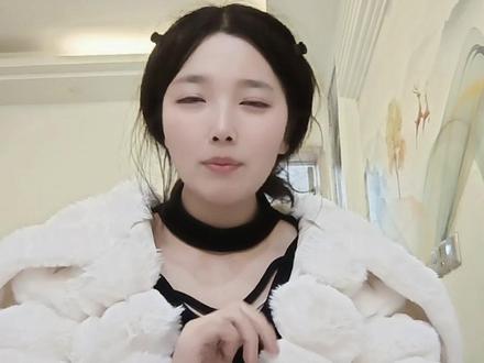 姐妹们.霉豆腐毛毛外套真的是好看还解压啊😃#好看的衣服都在这里 #霉豆腐毛毛外套 #毛毛外套 #毛毛外套穿出高级感 #霉豆腐穿搭