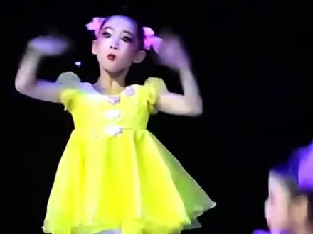 爸爸:我是铁蛋兵
#我爸是汽车兵原版 #我爸半夜来月经 #高难度动作 #每日一笑