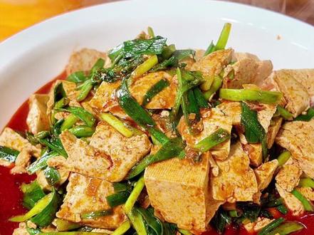 韭菜滚豆腐的教程来啦,感谢各位粉丝朋友们的喜欢#美食 #袁翔家大盘鸡 #美食教程