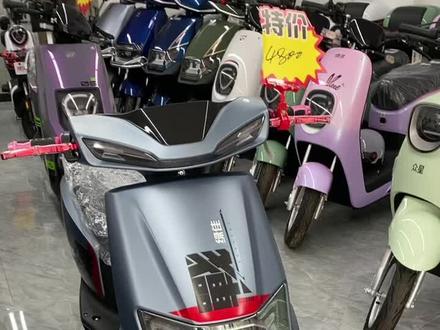 绿佳J18时速80蓝牙无钥匙进入,电控坐桶,1500W电机,花盘反扣,改装花把,欢迎留言