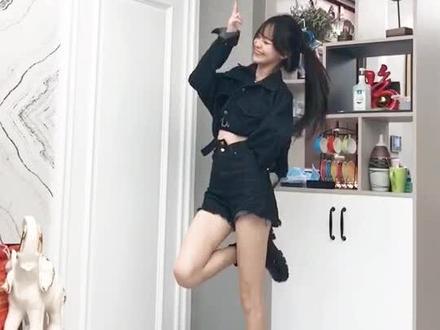 实不相瞒,我妈今天才知道我在抖音里有1147.9w个粉丝……😂