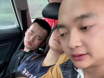 #杜国博 #申云义 宝宝在车上没晕车 也很乖 马上就到昆明了