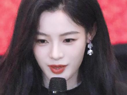 与其借光,不如成为光
与其等救赎,不如做自己的阿育娅
🈲二改及商用,二传转载请标明出处
#陈丽君 #陈丽君阿育娅 #陈丽君镖人 #镖人