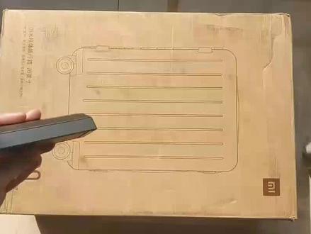 小米新品之小米框体旅行箱20英寸版。框体更结实,外置单拉杆设计#小米 #旅行箱 #海关锁
