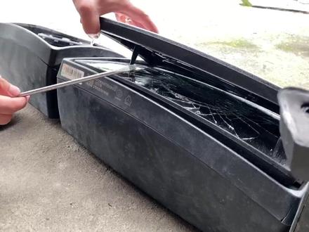 汕德卡 豪沃T7倒车镜更换镜片 视频有点长 请耐心观看 或许会对大家有帮助#汕德卡 #卡车司机 #豪沃 #豪沃th7 #汽修人 #重汽卡车 #卡车之家