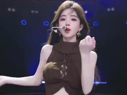 “初代网红”冯提莫复播,自曝甲状腺癌复发现在已经恢复,其全平台粉丝超4000万,代表作有《佛系少女》等