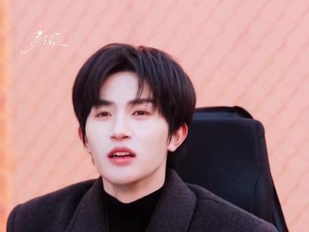 情敌出现,他用音响追着老婆播前任复合不可靠#那年冬至 #邓灵枢张翅那年冬至开播@听花剧场