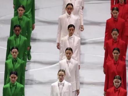 米兰冬奥会队服大盘点,你喜欢哪一套?
#米兰冬奥会 #中国队 #时装周 #李宁 #运动穿搭