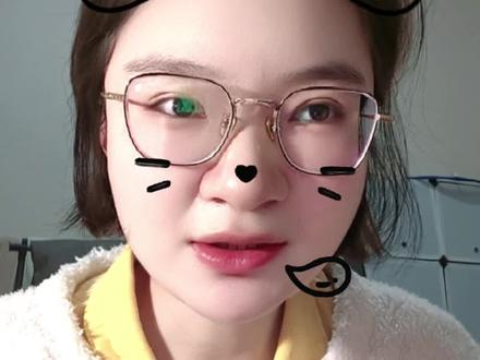 1、人跟人之间关系的本质就是驯养,是一种爱与责任;
2、樊霄的dirty talk 和高速公路文化,反差越大张力越强。
#樊霄#游书朗