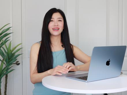 M4 MacBook Air 跑软件测评 M5 MacBook Air 很快就要发布了,我看到小伙伴们犹豫是买M4还是M5,希望这期视频可以给你一定的参考,我在M4 MacBook Air上疯狂跑不同的软件以及装本地的Ai,但是测试下来,真的很丝滑,只有渲染和导出的时候会慢一些!#apple #MacBook #macbookair #苹果新品 #笔记本电脑