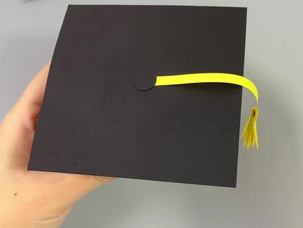 我们每个人都要做自己命运的主宰者。折一个博士帽。#亲子手工 #折纸手工 #折纸教程 #手工折纸 #手工