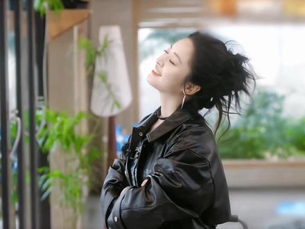 她真的自带偶像剧女主感哎...#沈月 #亲爱的客栈 #综艺