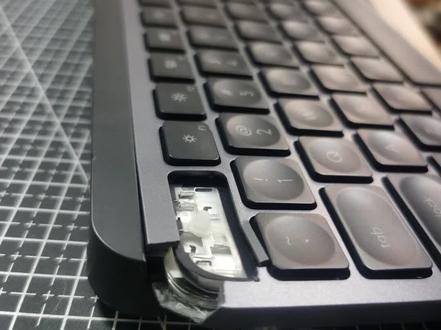 罗技MX Keys键盘磕碰修复