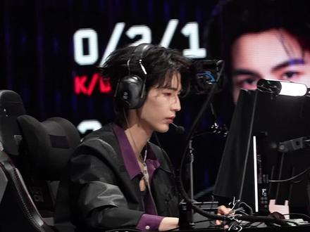 从此电竞男神有了脸…#张凌赫 #无畏契约