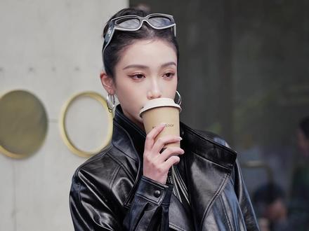 早上好 被我帅醒了吗 #街拍 #站姐