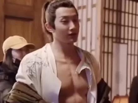 假发假牙假身体,明星还能有啥是真的? #任嘉伦 #范世錡 #杨幂 #明星