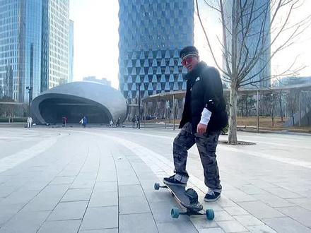 #freebord #单板滑雪 #今天你滑板了吗 #滑板 #滑雪 来聊聊freebord