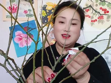 枯树枝遇到橡皮泥,很多人私信我,说为什么橡皮泥花朵粘不住,大家按照我的方法做起来吧,又好看又结实#纯手工作品