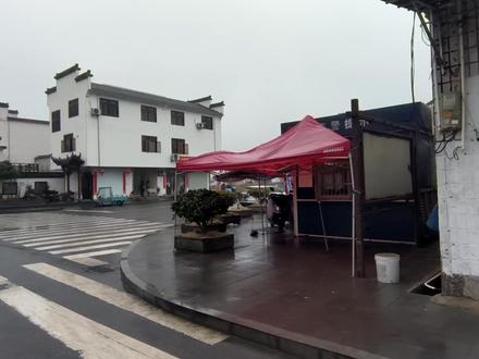 我们在胡适故乡绩溪上庄吃馄饨,这价格便宜的,你想不到 #退休享乐正当时