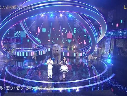 日本童星芦田爱菜时隔多年再与铃木福同台演唱,可爱极了!