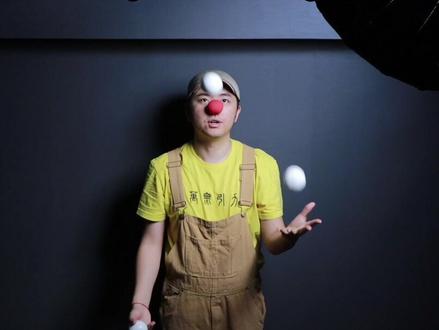 最简单的抛球入门 #花式抛球 #马戏白日梦 #抛球教学 #手眼协调 #杂耍球 #小丑 #0基础 #专注力 #反应训练