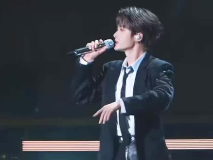 我大哥唱错词,还企图“萌”混过关,人怎么可以这么可爱😍😍😍#檀健次 #2026QQ音乐超级巅峰之夜 #直拍