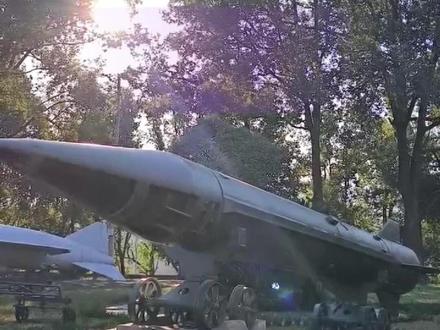 #探访中国导弹基地之066基地 上篇:2026年是中国航天事业创建70周年,也是三线建设决策启动62周年。近日,中国日报记者赵磊来到了湖北远安066基地旧址,探访这个曾经只能以信箱代号出现的大国重器诞生地,带大家看看共和国三线建设者们用青春和汗水铸就的神秘导弹制造基地的今昔面貌。(记者 赵磊)