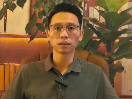 胆大包天!17岁偷拍反导军列还叫嚣“来抓我” 17岁少年偷拍红旗29反导军列泄密外网,屡教不改挑衅国法,未成年不是违法保护伞,需警惕间谍诱导。
#国家安全 #反间谍 #军事泄密 #青少年警示 #12339